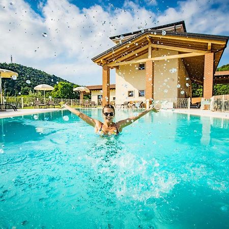 קוסטרמנו Agriturismo La Pertica מראה חיצוני תמונה